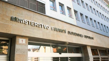 Bude stáť státisíce a nebudú peniaze na zvyšovanie platov: firmy hodnotia transakčnú daň