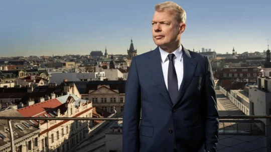 Z autobusu do Česka, ktorý mu ušiel, až medzi miliardárov. Toto je príbeh Remona Vosa