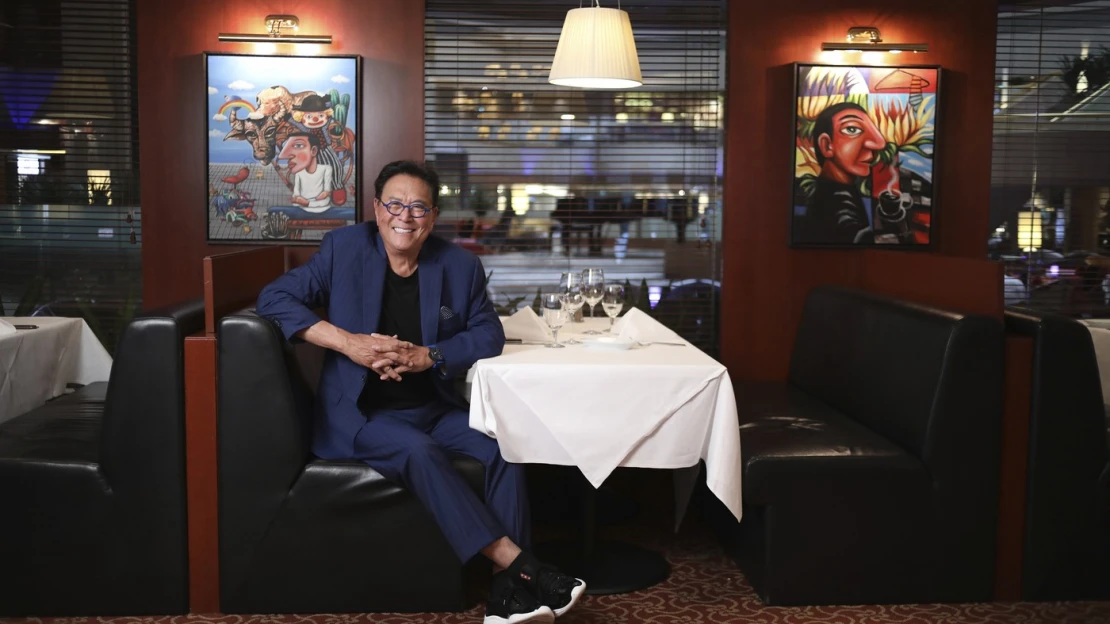 Prídete o všetko, varuje Kiyosaki investorov do akcií. Sám kupuje iné aktíva
