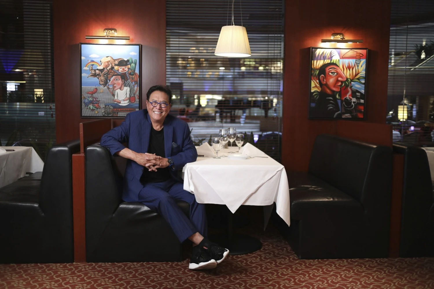Prídete o všetko, varuje Kiyosaki investorov do akcií. Sám kupuje iné aktíva