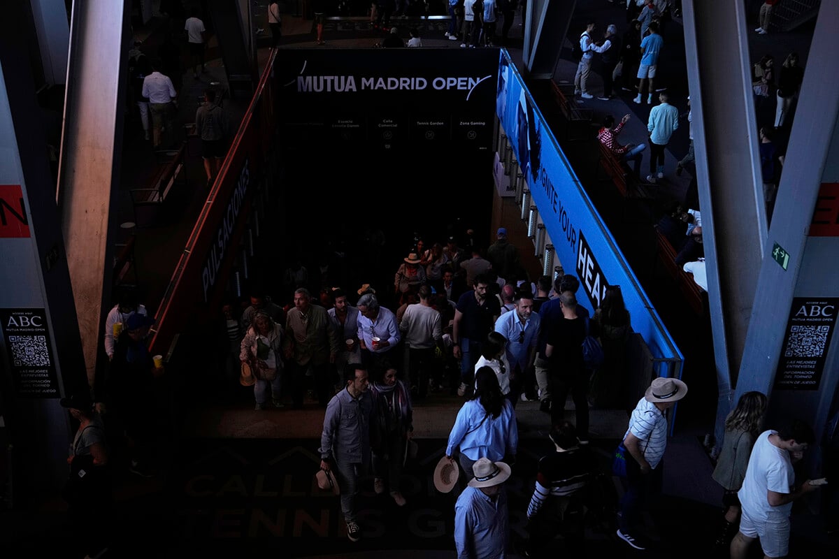Španielsko zasiahol celoštátny výpadok prúdu. Zastavilo sa metro aj vlaky