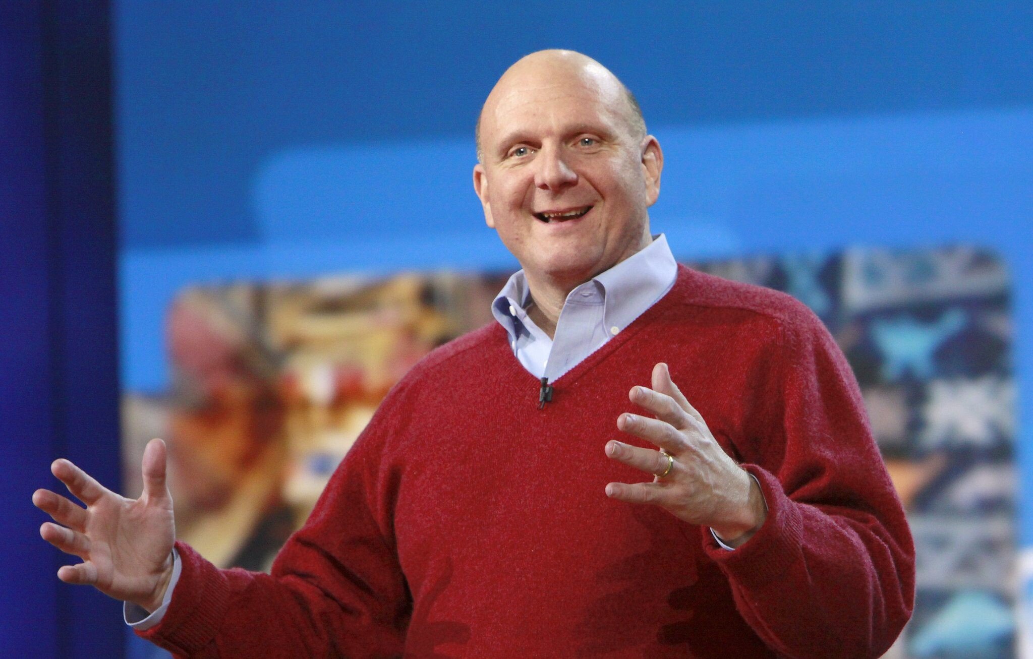 Najbohatší vlastník športového klubu je nástupca Billa Gatesa Steve Ballmer. Na krk mu však dýcha ešte väčší boháč