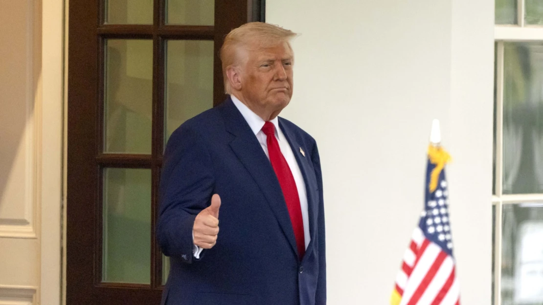 Trumpov odkaz Európe: Chcete nižšie clá? Kúpte od nás energiu a clo znížime o stovky miliárd