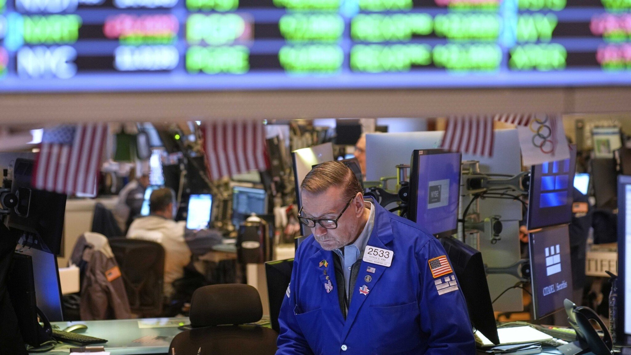 Index S&amp;P 500 uzavrel polrok rekordom. Od začiatku roka si pripísal takmer šesť percent