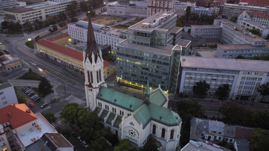 Dell si po rokoch vybral zo Slovenska zisk. Vlastníkom poslal desiatky miliónov a sťahuje sa