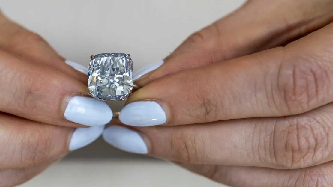 Predaný za dve a pol minúty. Diamant Mediterranean Blue vydražili za milióny eur
