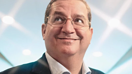 Internet zo satelitov na lazoch či uprostred oceánu? Muskov SpaceX má vážnu konkurenciu