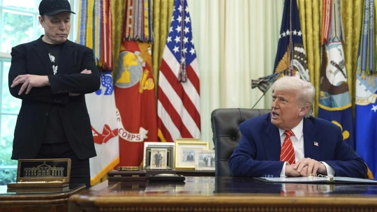 Trump je sklamaný z Muska, ich priateľstvo sa končí. Akcie Tesly reagujú veľkým prepadom