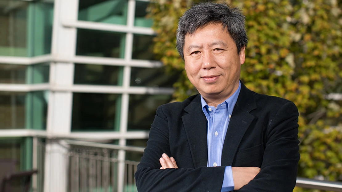 Vzdelávanie zlyhalo všade. Stále máme vojny a nie všetci prosperujú, vraví americký profesor