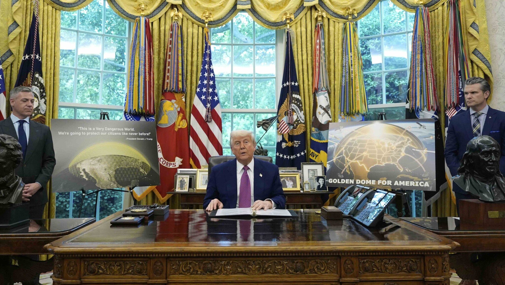Zlatá kupola: Trump ohlásil stovky miliárd do protiraketového štítu