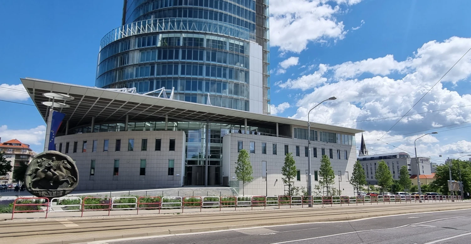 Praktika, ktorá sa v Európe vyskytuje len v Česku a na Slovensku. NBS ponúkla riešenie