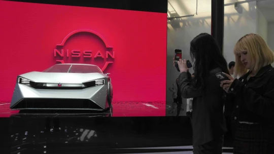 Nissan chcel poraziť Toyotu. Namiesto toho stratil 85 percent hodnoty a mizne z trhu