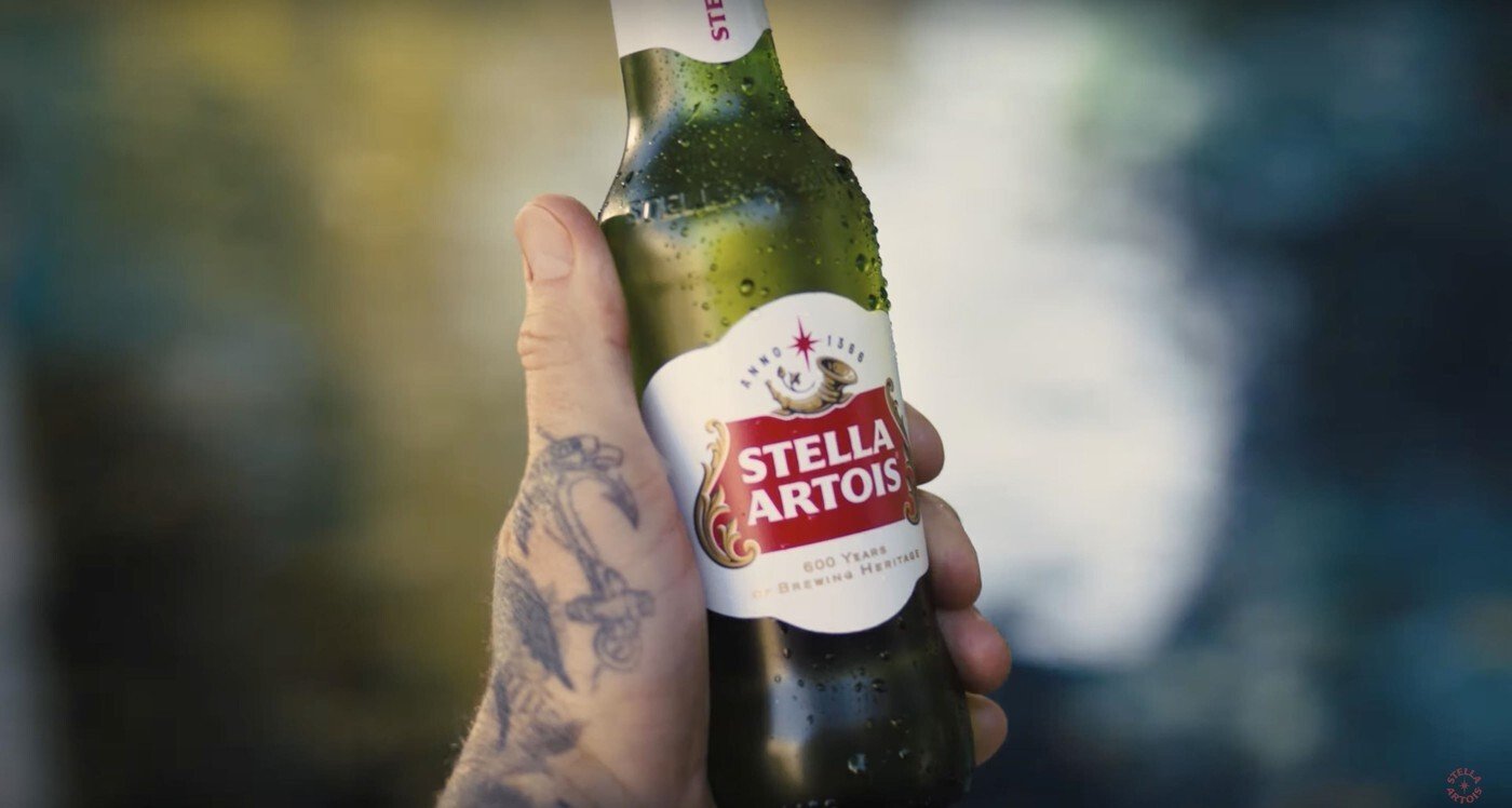 Pivovar prekvapil analytikov. Výrobca značiek Corona a Stella Artois má náskok pred clami
