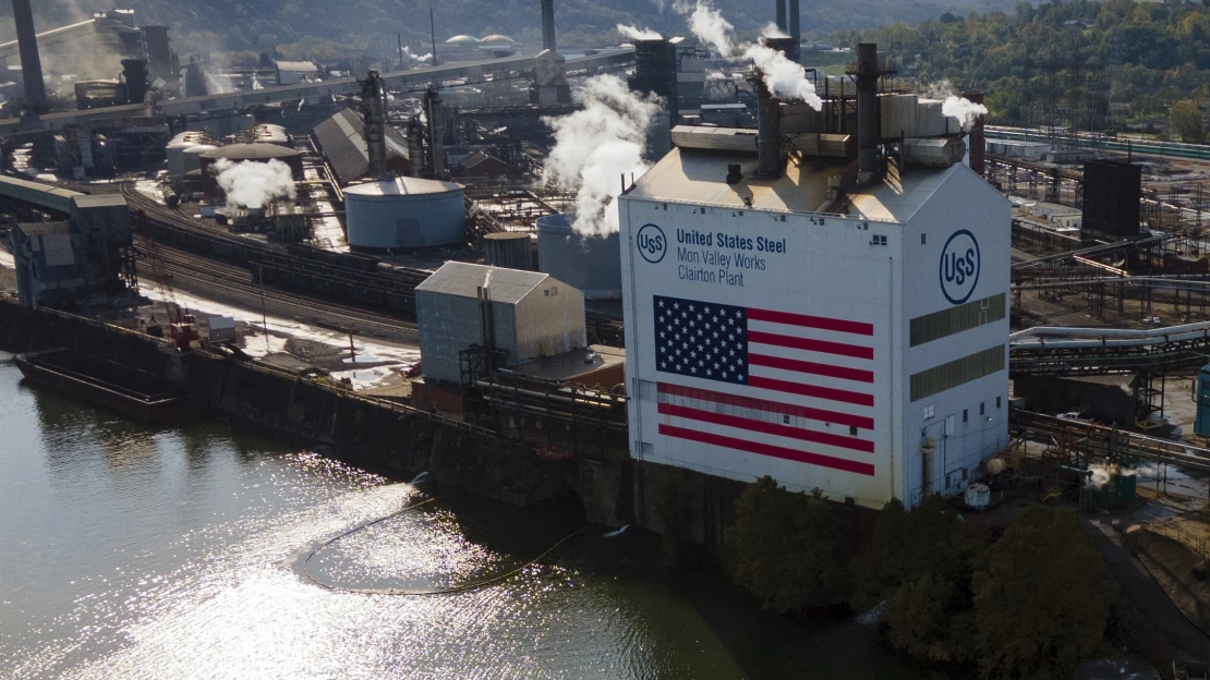 Oceliarsky megaobchod je opäť na spadnutie. Trump oznámil, že U. S. Steel a Nippon sa spoja