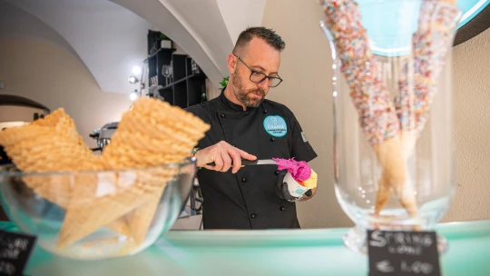 Talian vyrába v Bratislave senové gelato. Zariadenia ho vyšli na pol milióna eur