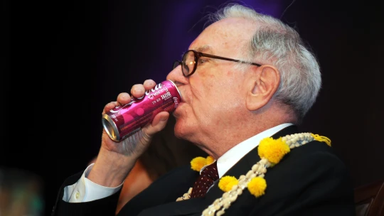 Zaplatil viac ako štyri milióny dolárov za obed s Buffettom. Túto radu od neho Justin Sun dostal