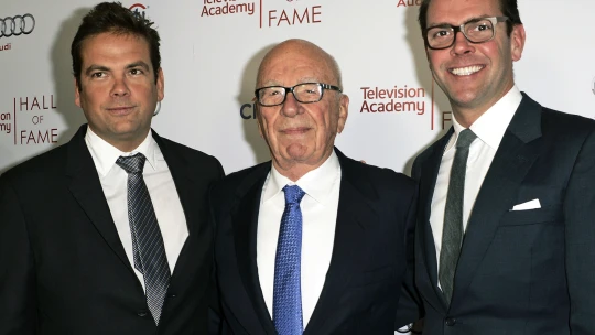 Skončil sa boj o moc? Murdochova rodina uzavrela dohodu a mediálne impérium povedie syn Lachlan