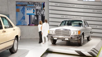Ikonické mercedesy aj Andy Warhol. Čo ponúka legendárne múzeum nemeckej automobilky?