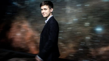 Tento chlapec je vesmírny úkaz. Má len 17 a jeho družicu vyniesol do kozmu Muskov SpaceX