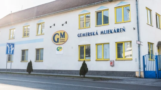 Gemerskú mliekareň kúpil podnikateľ z Líbye. Už mesiace neplatí, chovateľ dojníc ju poslal do konkurzu