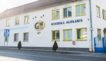 Gemerskú mliekareň kúpil podnikateľ z Líbye. Už mesiace neplatí, chovateľ dojníc ju poslal do konkurzu