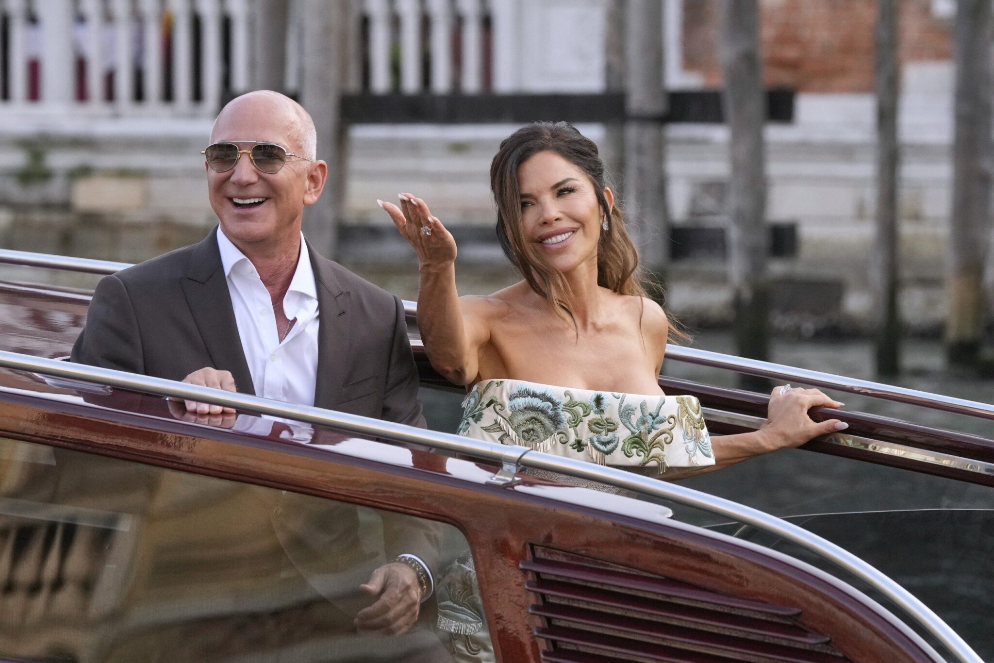 Mal zakladateľ Amazonu Jeff Bezos v Benátkach svadbu storočia? Iba ak na pomery Západu
