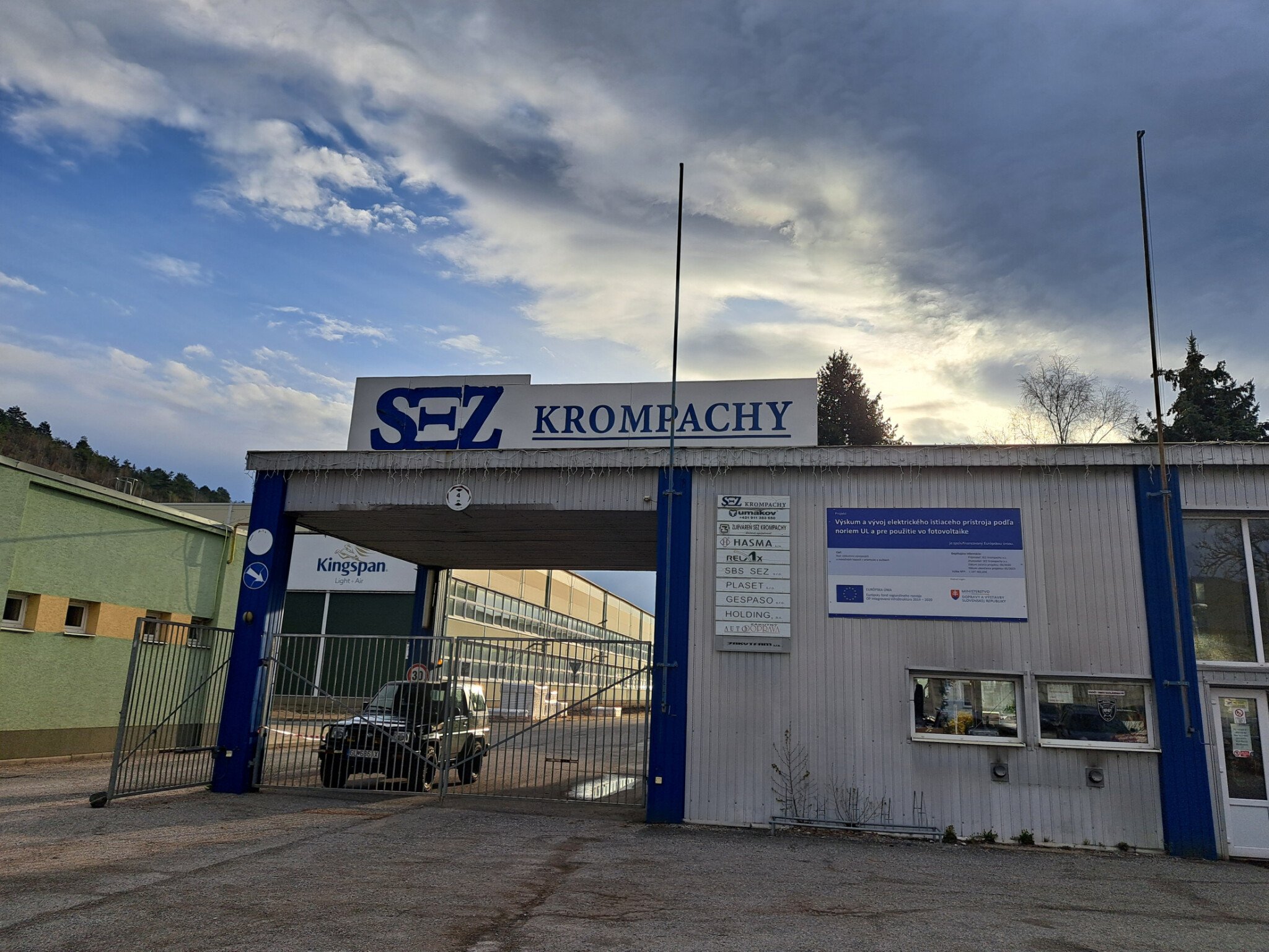 Krachujúci výrobca v Krompachoch hľadá investora. Verí, že veritelia podnik nerozpredajú