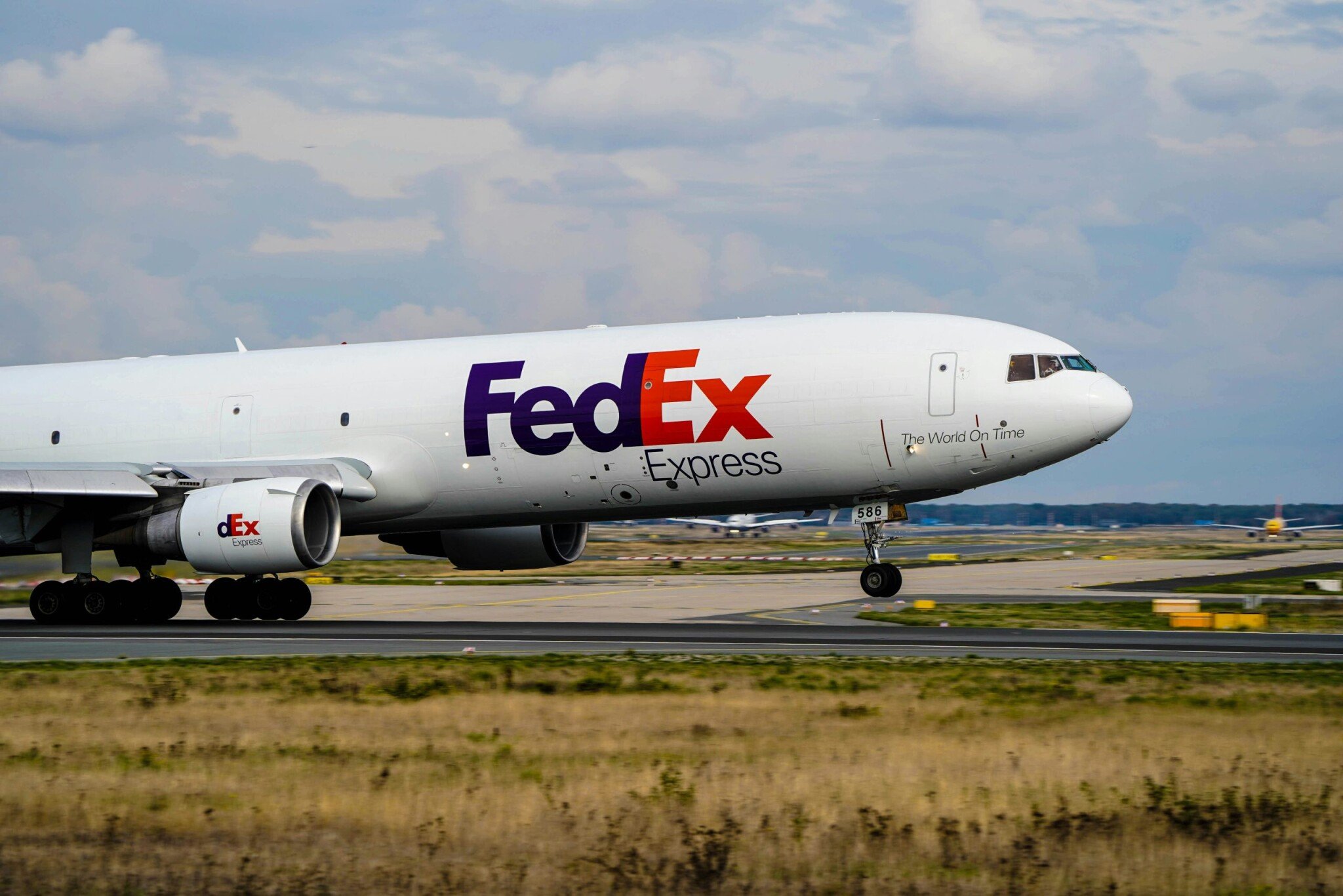 FedEx sa stal globálnou doručovacou spoločnosťou.