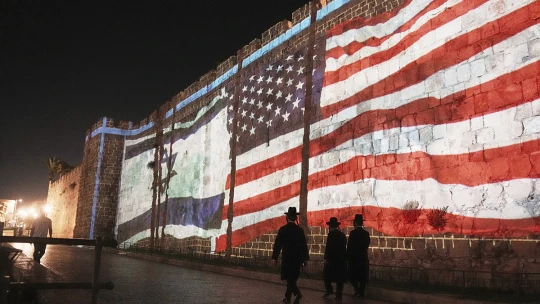 Trhy po americkom útoku na Irán reagujú miernym poklesom. Výnimkou je izraelský index