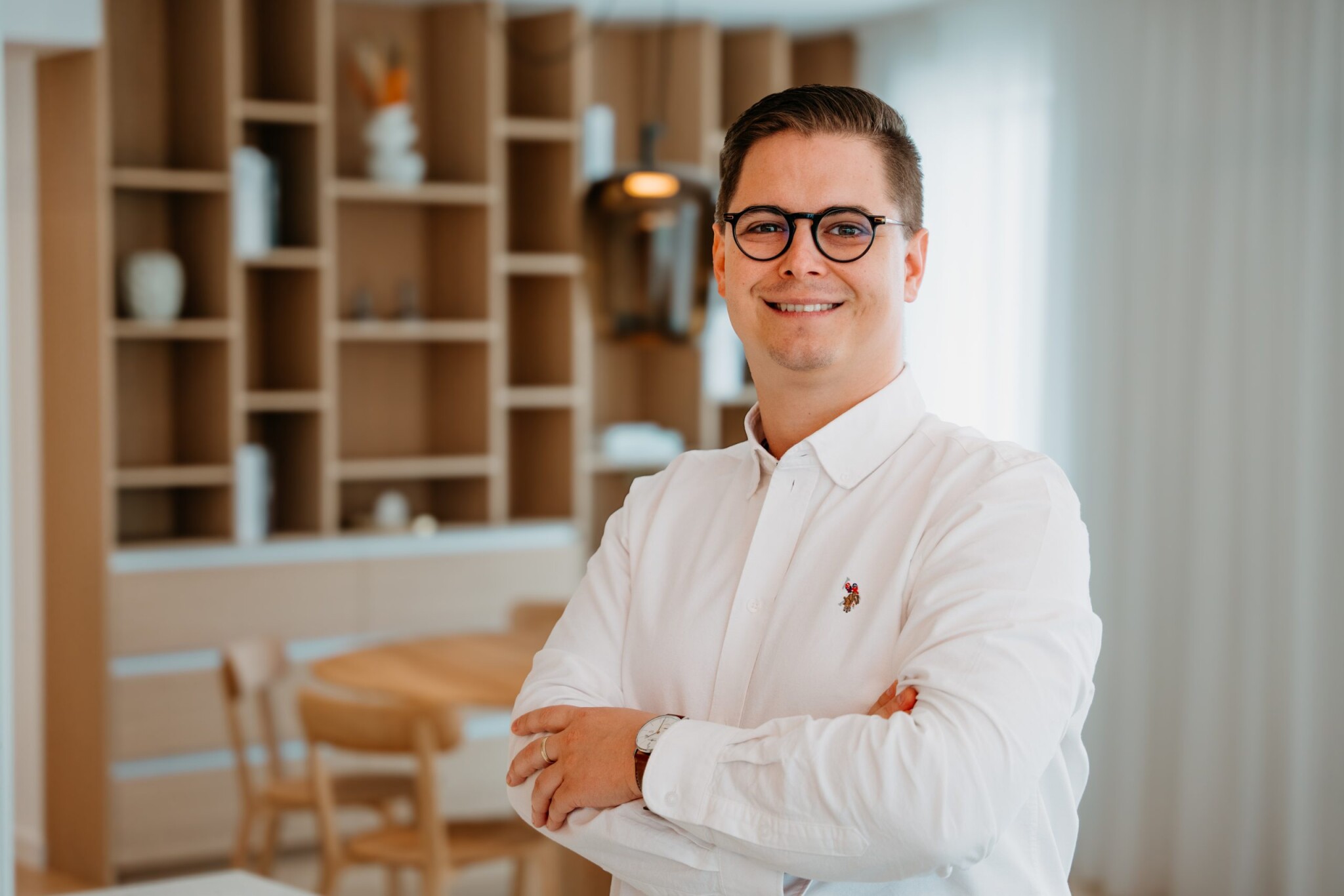 Začínal sám, dnes vedie tím architektov. DOBRÝ INTERIÉR má na konte stovky projektov a udáva trendy na slovenskom trhu