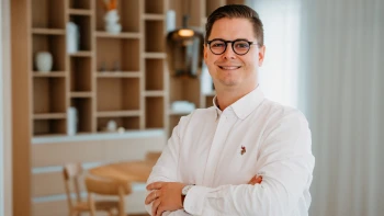 Začínal sám, dnes vedie tím architektov. DOBRÝ INTERIÉR má na konte stovky projektov a udáva trendy na slovenskom trhu