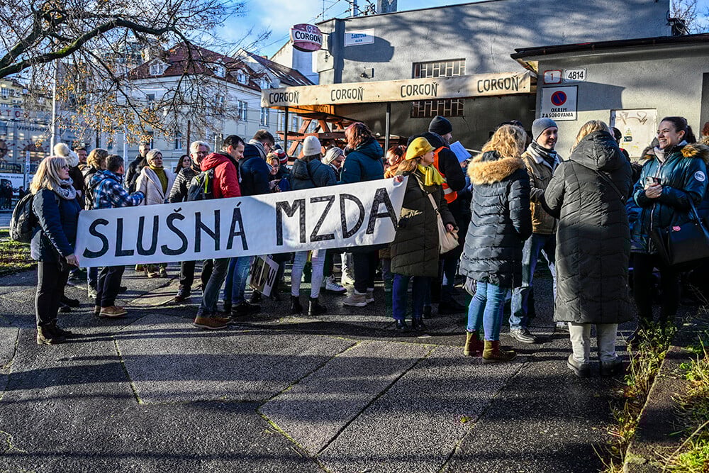 Reálne zárobky zamestnancov na Slovensku v apríli rástli. Najviac v ubytovacích službách