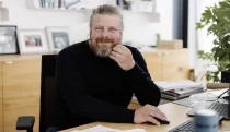 Keď sa ľudia nezhodnú, vzniká pokrok, hovorí miliardár, ktorého psie krmivo dobýva Európu