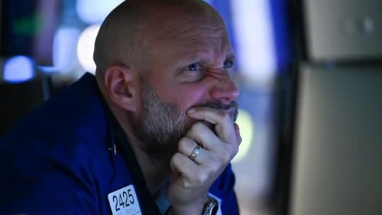 Blíži sa finančná kríza. Vy spanikárite, my zarobíme, odkazuje šéf najväčšej banky sveta