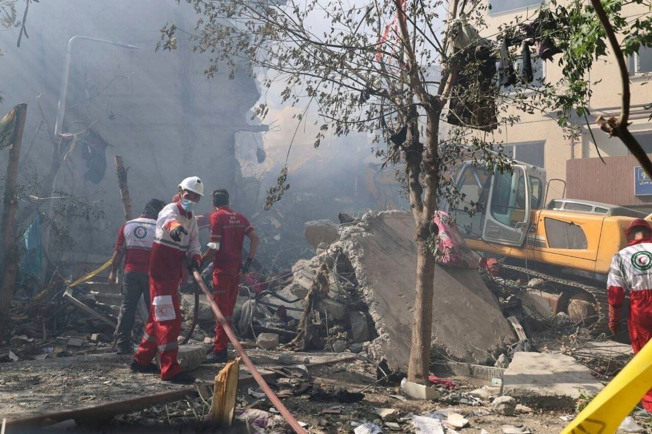 Izraelská armáda zaútočila v Teheráne aj na štátnu televíziu, ktorá prerušila vysielanie