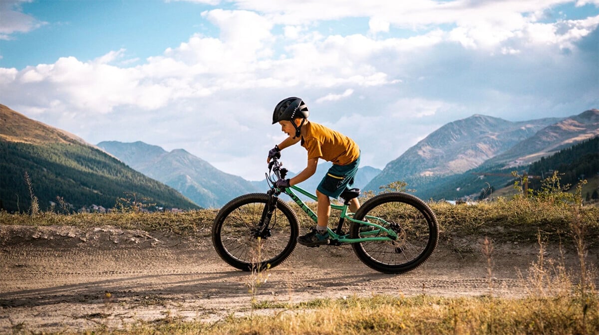 Bicykle pre deti sa im zdali príliš ťažké. Ich dizajnové bajky sa stali hitom