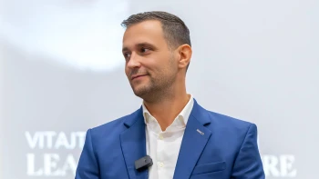 Firma mu dala výpoveď. Naozaj mu môže zakázať päť rokov pracovať?