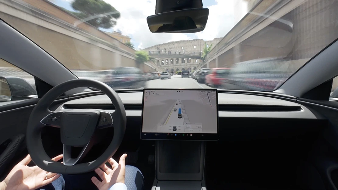 Jazda v centre Ríma bez šoféra. Tesla v Európe testuje systém plne autonómneho riadenia