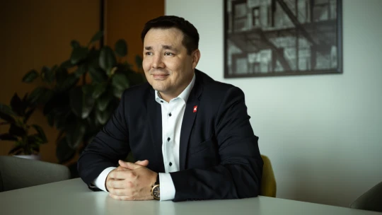 XTB cieli na začínajúcich investorov. Obchodovanie s akciami a ETF im ponúka bez poplatku