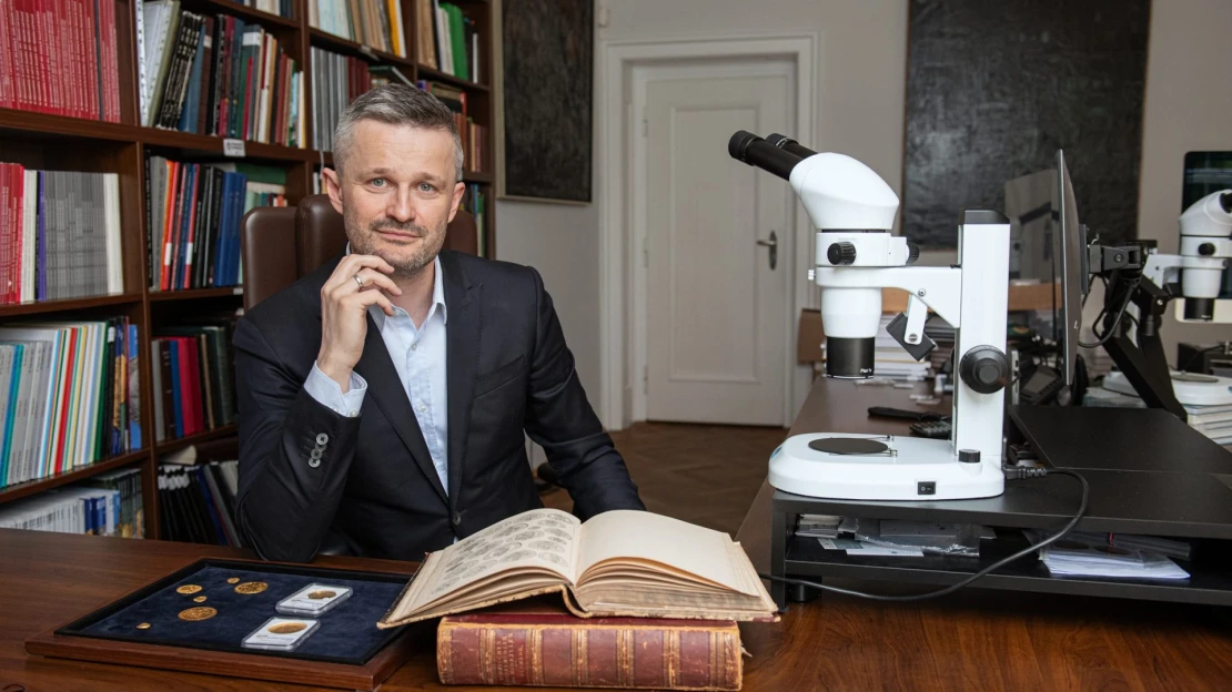 Expert na mince Macho: My Slováci len prídeme na aukciu, kupujeme rad-radom a užívame si ju
