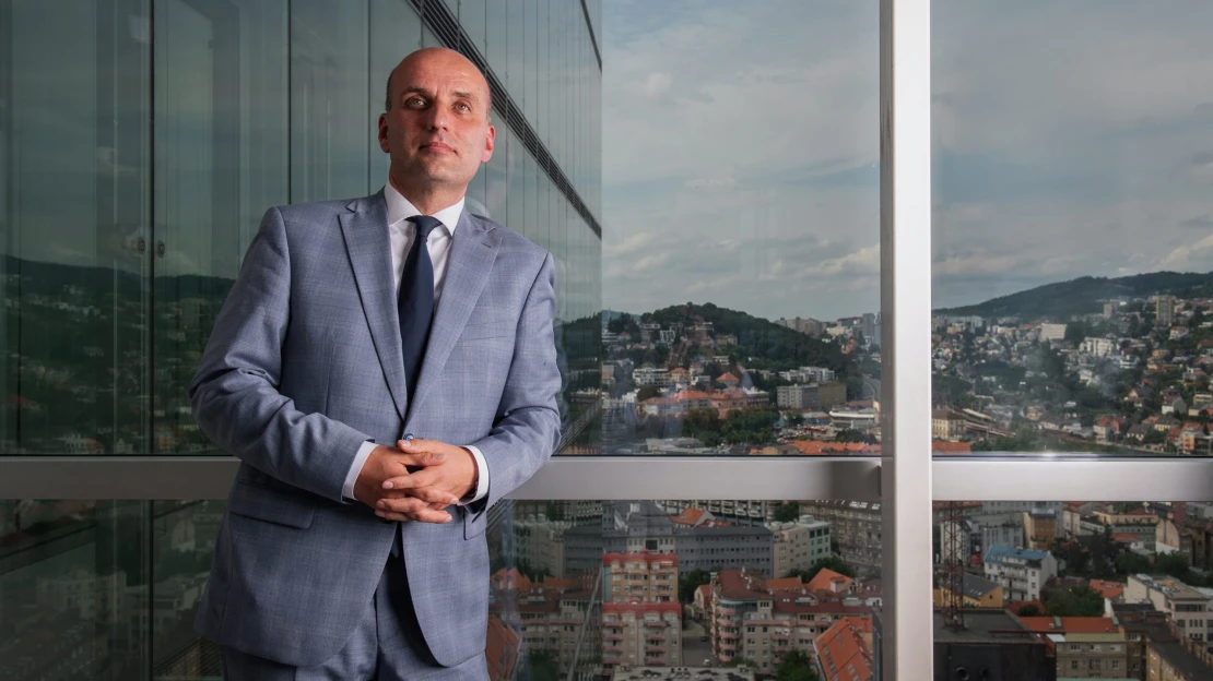 Meškáme, je neskoro. Slovensko musí neodkladne zmeniť ekonomiku, vraví hlavný ekonóm NBS Horváth