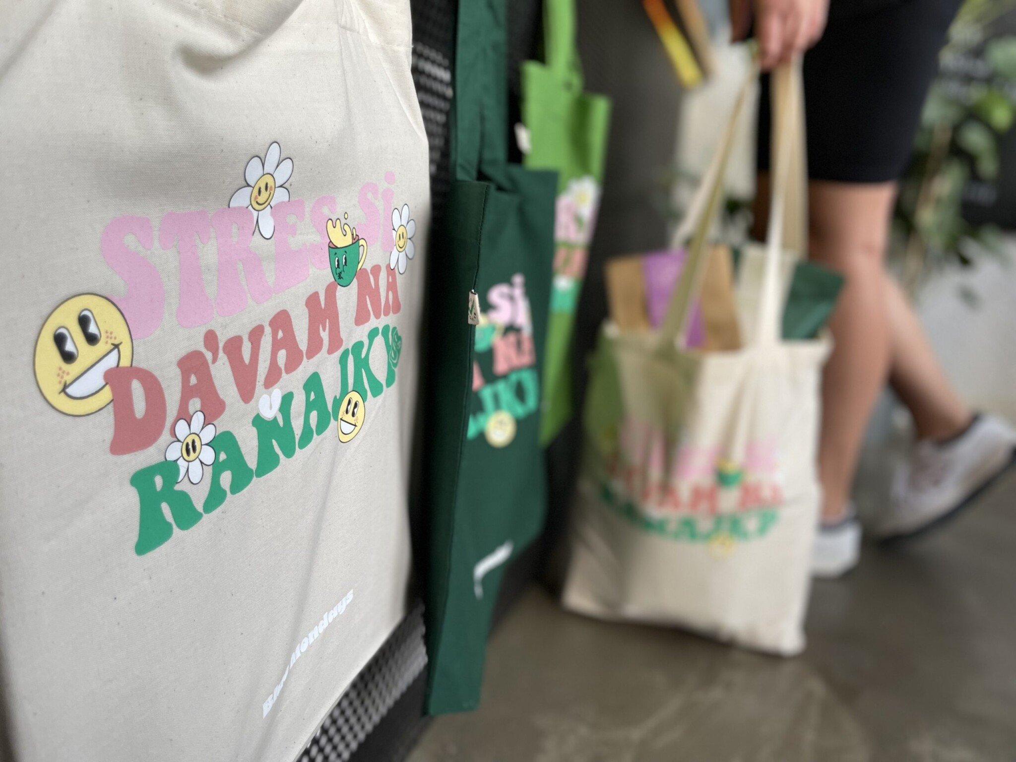 merch kaviarne blue mondays
