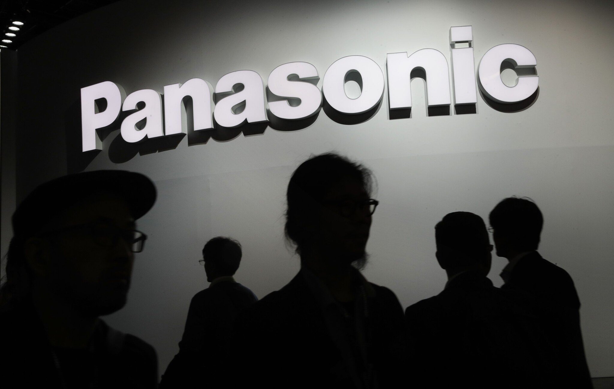 Zo závodu v Trstenej až do nových BMW v Nemecku. Panasonic rekordne zarobil    