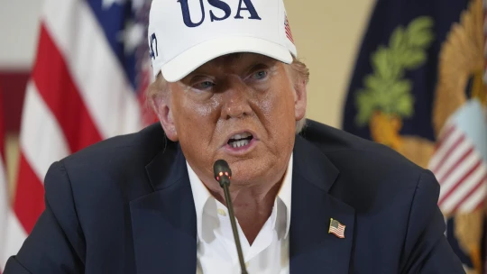 Donald Trump sa vyhráža známej moderátorke, ktorá ho kritizuje. Chce ju vyhostiť