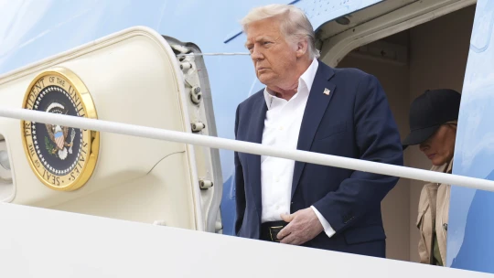 Trump očakáva, že USA budú Venezuelu spravovať dlhé roky, povedal to denníku New York Times