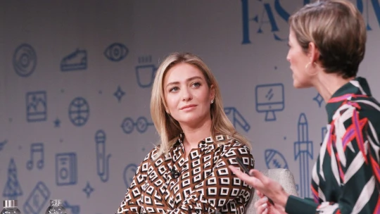 Miliardárka Wolfe Herd vymyslela názov pre Tinder a potom prevalcovala mužmi ovládaný svet