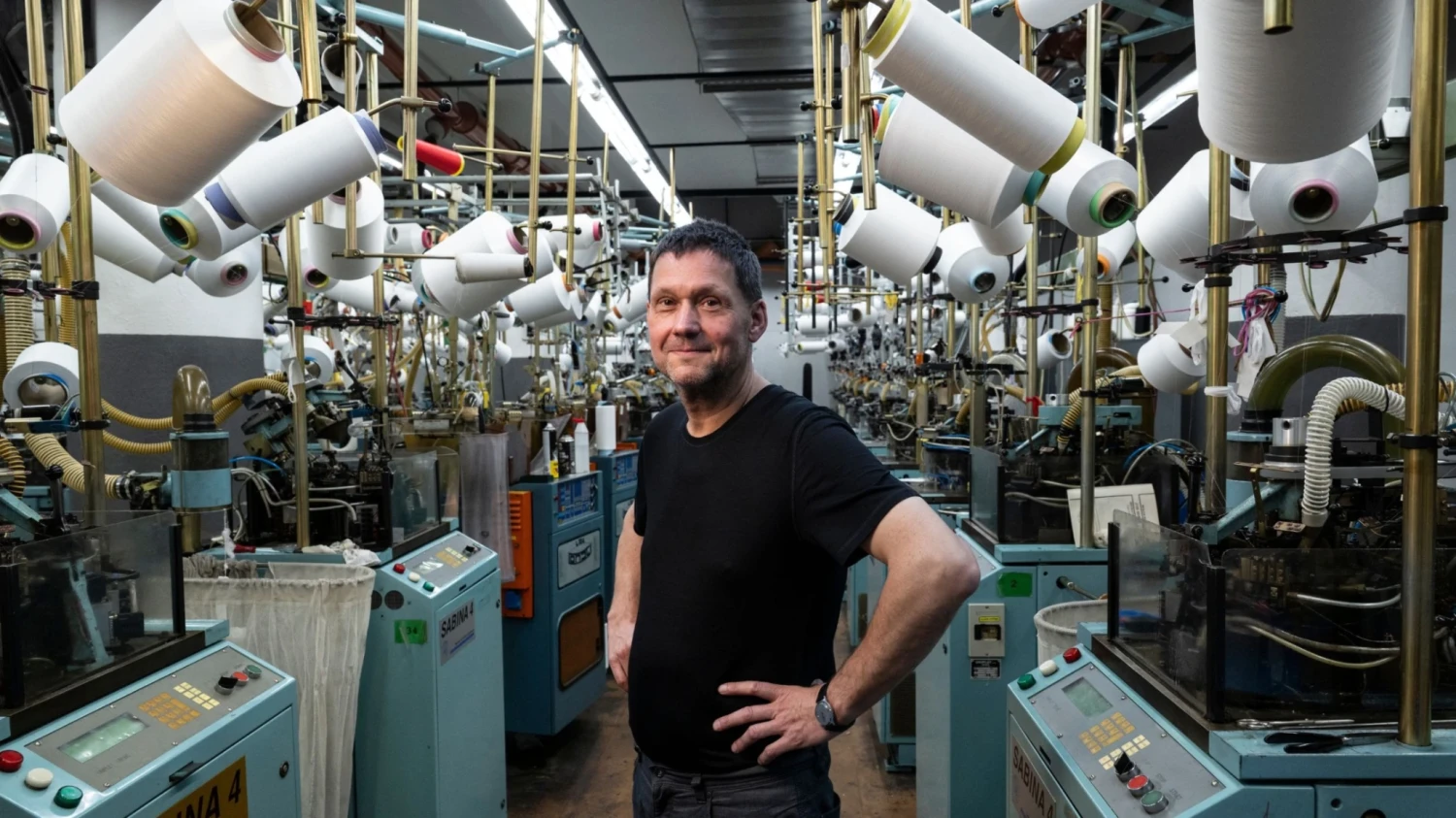 Šéf poslednej pletiarne: Švajčiari si skontrolujú aj to, ako sa správame k zamestnancom