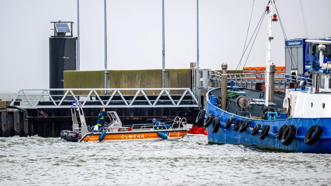 Na severe Nemecka v ústí Labe do Severného mora sa zrazili dve lode
