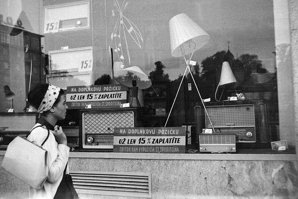 Výklad v Prešove v roku 1964. Foto: Fortepan/Szűcs Lóránd