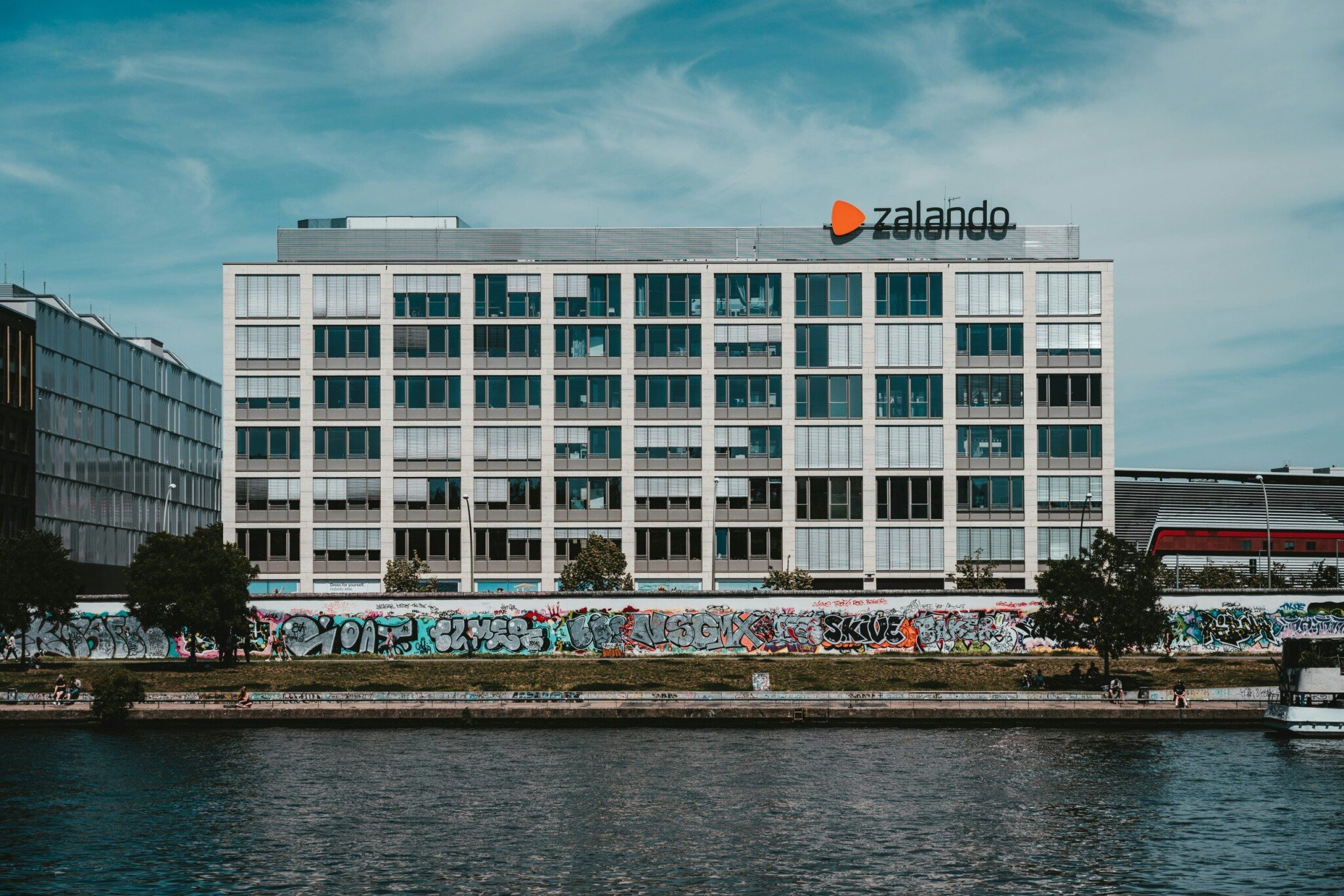 Zalando kupuje About You za 1,1 miliardy eur.